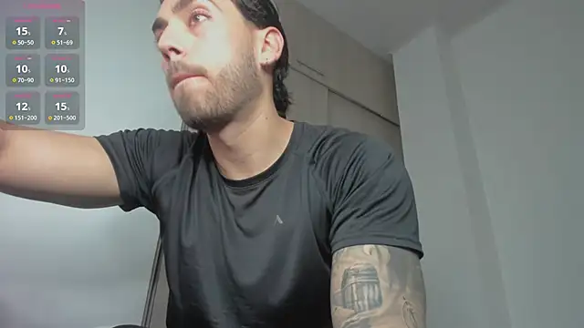 Axel  Blaze online show from 05-19-26, 01:39