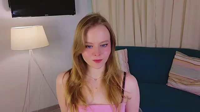 Snapshot of Sophie_Peach_ chatting on 03-03-26, 02:12 Sophie Peach online show from 03-03-26, 02:12