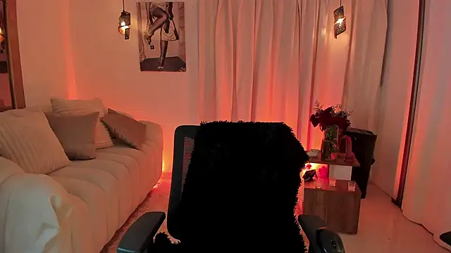 Snapshot of IsabellaLux_ chatting on 06-12-26, 04:50 IsabellaLux online show from 06-12-26, 04:50