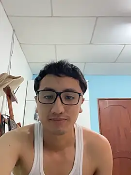 Snapshot of Gonzalogz chatting on 04-07-26, 04:40 Gonzalogz online show from 04-07-26, 04:40