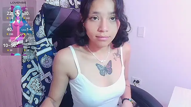 Snapshot of MalikaNoor chatting on 02-26-26, 01:32 MalikaNoor online show from 02-26-26, 01:32