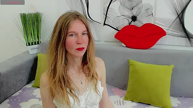 Snapshot of Mira_XOo chatting on 05-21-26, 02:35 Mira XOo online show from 05-21-26, 02:35