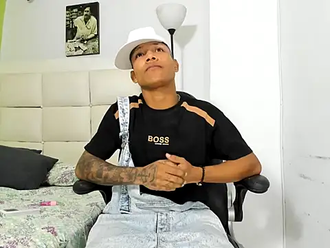 Snapshot of emanuel_23cm chatting on 02-25-26, 01:59 emanuel 23cm online show from 02-25-26, 01:59