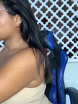 Coraline em online show from 03-30-26, 06:09