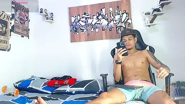 AdamsDvi online show from 03-08-26, 04:11