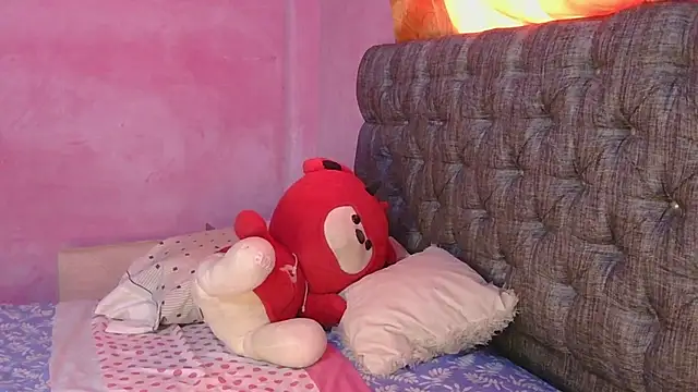 mia luna88 online show from 03-04-26, 04:18