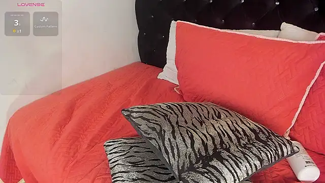 Snapshot of Chloe_rose_1 chatting on 02-25-26, 12:20 Chloe rose 1 online show from 02-25-26, 12:20