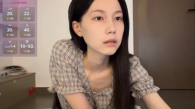 Snapshot of DD-5200 chatting on 05-21-26, 01:40 DD-5200 online show from 05-21-26, 01:40