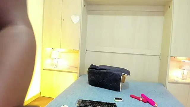 Snapshot of KateCoopper chatting on 03-01-26, 04:03 KateCoopper online show from 03-01-26, 04:03