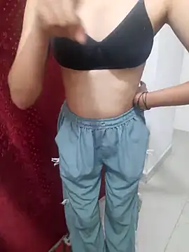 Snapshot of NeetuKumri chatting on 02-27-26, 04:34 NeetuKumri online show from 02-27-26, 04:34