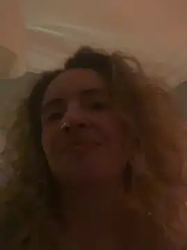 Snapshot of curlyirishgirl chatting on 02-25-26, 10:08 curlyirishgirl online show from 02-25-26, 10:08