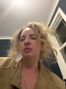 Snapshot of curlyirishgirl chatting on 02-27-26, 10:10 curlyirishgirl online show from 02-27-26, 10:10