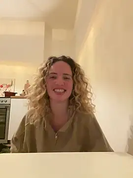 Snapshot of curlyirishgirl chatting on 03-01-26, 04:03 curlyirishgirl online show from 03-01-26, 04:03