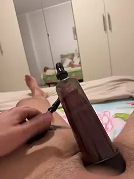 Snapshot of ReyRinaldo chatting on 02-25-26, 01:54 ReyRinaldo online show from 02-25-26, 01:54