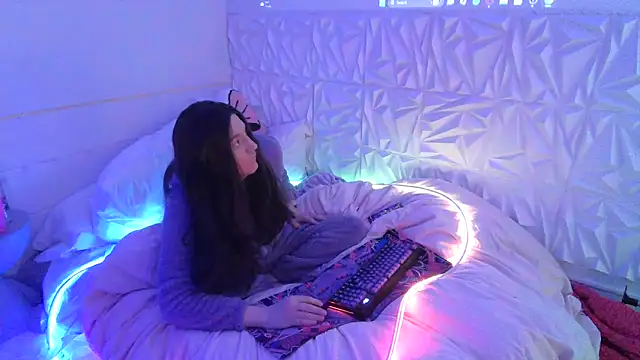 Snapshot of Moongirl117 chatting on 03-03-26, 05:24 Moongirl117 online show from 03-03-26, 05:24