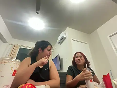 yassiestar online show from 04-28-26, 03:50