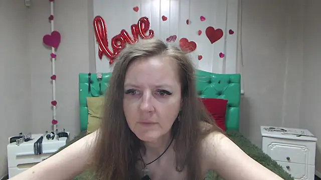 Snapshot of MeganPirs chatting on 05-17-26, 05:05 MeganPirs online show from 05-17-26, 05:05