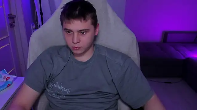 Snapshot of max_sm1th chatting on 03-04-26, 02:01 max sm1th online show from 03-04-26, 02:01