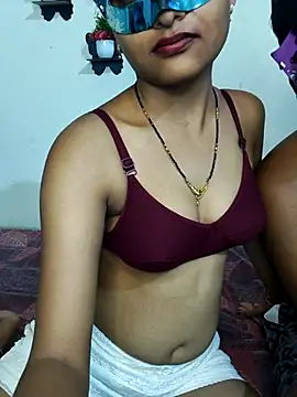 Snapshot of Sweet_Cpl_ chatting on 04-18-26, 11:58 Sweet Cpl online show from 04-18-26, 11:58