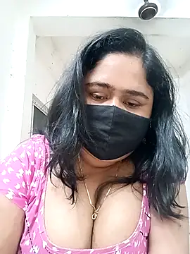 Snapshot of diyadey chatting on 05-01-26, 10:47 diyadey online show from 05-01-26, 10:47
