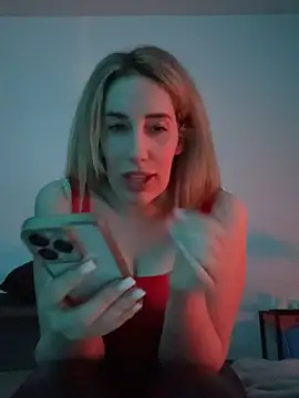 JuliaPrivat online show from 03-01-26, 10:56