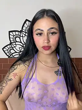 Snapshot of Emily_cute777 chatting on 02-26-26, 05:17 Emily cute777 online show from 02-26-26, 05:17