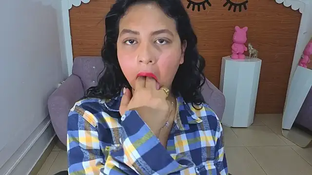 Snapshot of Kristen_black_T chatting on 02-25-26, 09:24 Kristen black T online show from 02-25-26, 09:24