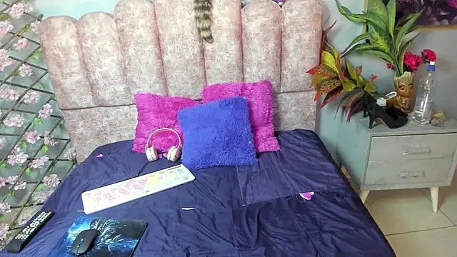 Snapshot of Miis_Beella chatting on 02-28-26, 12:39 Miis Beella online show from 02-28-26, 12:39