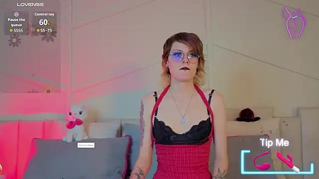 Snapshot of Rossie_huntt chatting on 03-03-26, 01:28 Rossie huntt online show from 03-03-26, 01:28