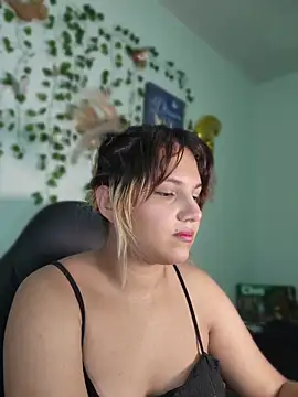 Snapshot of aurora_bela chatting on 04-24-26, 12:02 aurora bela online show from 04-24-26, 12:02