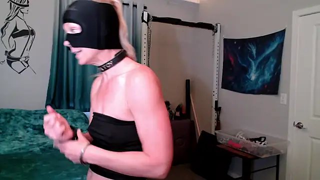 Snapshot of shadowpleasures4u chatting on 06-26-26, 02:21 shadowpleasures4u online show from 06-26-26, 02:21