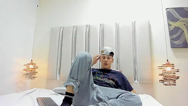 Snapshot of Ethan_Wolfe chatting on 03-02-26, 05:19 Ethan Wolfe online show from 03-02-26, 05:19