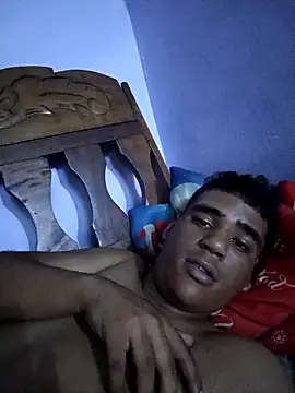 Snapshot of luis230436 chatting on 04-07-26, 04:40 luis230436 online show from 04-07-26, 04:40