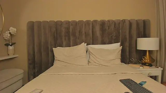 Snapshot of SofiBaez chatting on 04-25-26, 12:35 SofiBaez online show from 04-25-26, 12:35