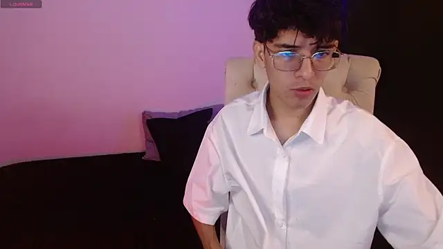 Snapshot of noah_millerx chatting on 07-21-26, 10:23 noah millerx online show from 07-21-26, 10:23