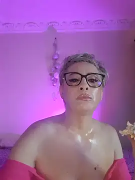 LunaBlaise online show from 05-12-26, 06:43