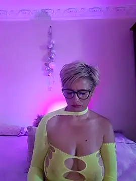 LunaBlaise online show from 06-22-26, 07:49