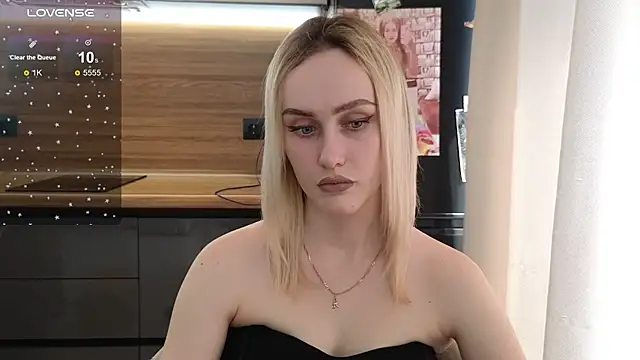 Snapshot of Bella_Villen chatting on 07-20-26, 08:50 Bella Villen online show from 07-20-26, 08:50