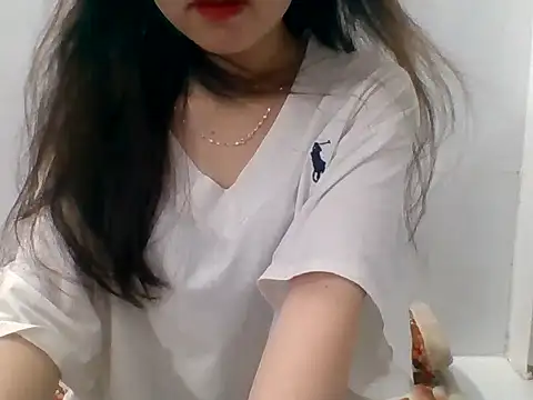Snapshot of kiraa-007 chatting on 05-11-26, 01:06 kiraa-007 online show from 05-11-26, 01:06