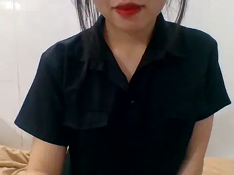 Snapshot of kiraa-007 chatting on 06-03-26, 04:12 kiraa-007 online show from 06-03-26, 04:12