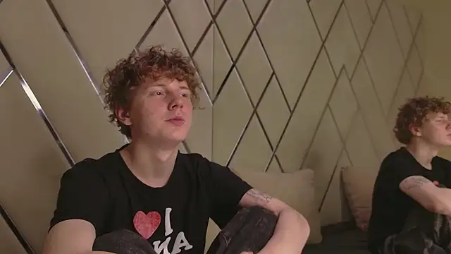 Snapshot of Mickey_Hawk chatting on 02-27-26, 05:07 Mickey Hawk online show from 02-27-26, 05:07