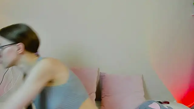 Snapshot of EllieRough chatting on 05-04-26, 05:31 EllieRough online show from 05-04-26, 05:31