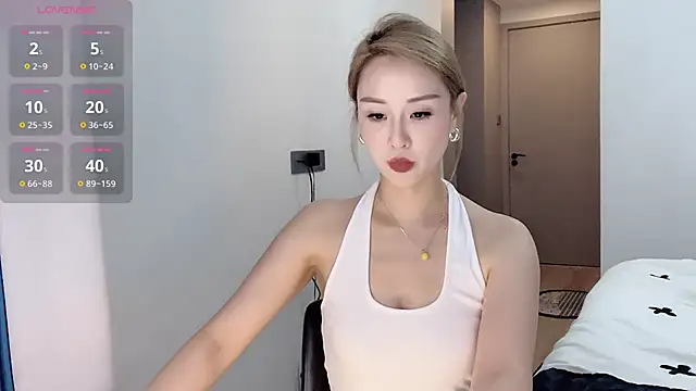 xiaolu-686 online show from 05-12-26, 02:47