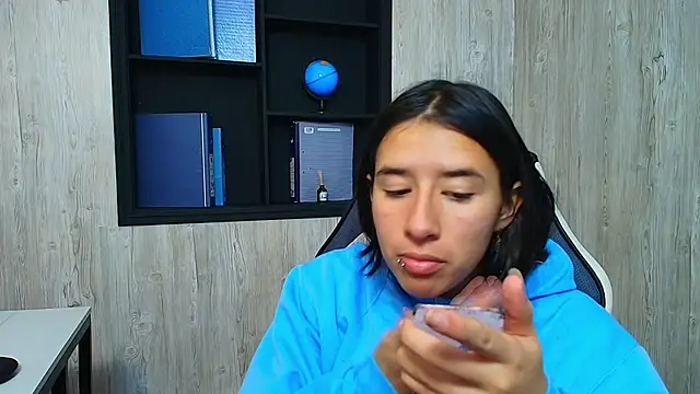 LilyRossi  online show from 05-01-26, 12:10