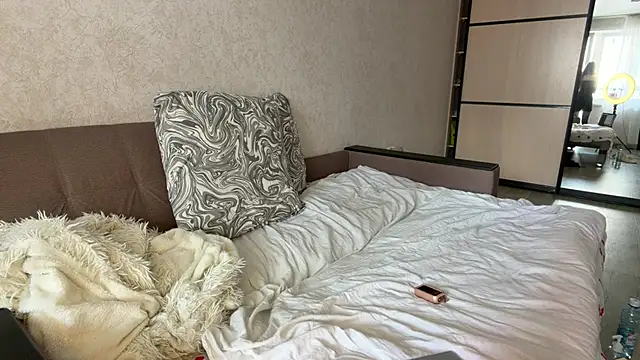 Emily Rass  online show from 04-22-26, 06:49