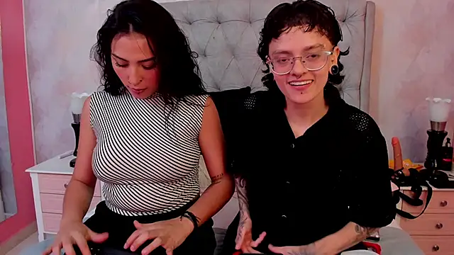Snapshot of CaliferAndAurora chatting on 06-30-26, 03:29 CaliferAndAurora online show from 06-30-26, 03:29