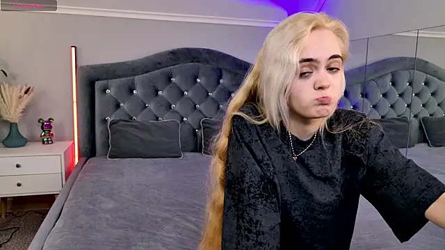 Snapshot of Bambi_Bloom chatting on 03-02-26, 07:15 Bambi Bloom online show from 03-02-26, 07:15