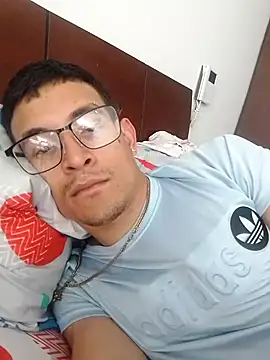 Snapshot of Wladimirxxx chatting on 03-04-26, 06:58 Wladimirxxx online show from 03-04-26, 06:58