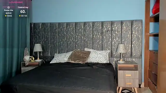 Samantha Velle online show from 04-17-26, 01:36