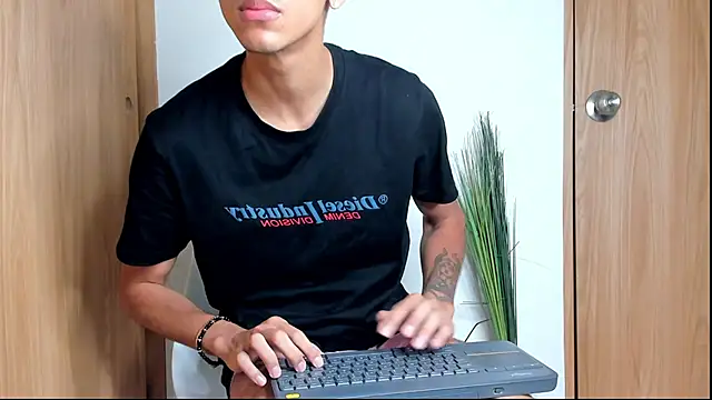 Camiloriiveera online show from 03-27-26, 06:51